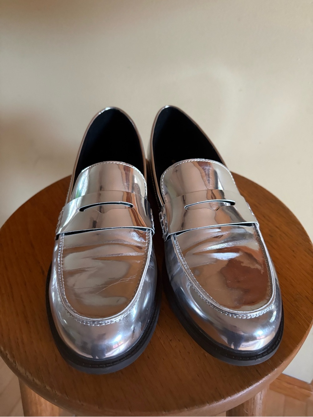 Marc Fisher Silver Metallic Patent Penny Loafers Women’s Shoes Size 10